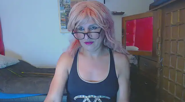 Snapshot of LorenJade chatting on February 15, 2025, 3:31 am LorenJade online show from February 15, 2025, 3:31 am