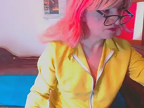 Snapshot of LorenJade chatting on February 14, 2026, 12:44 am LorenJade online show from February 14, 2026, 12:44 am