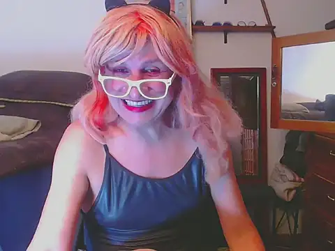 LorenJade online show from May 16, 2026, 7:29 am