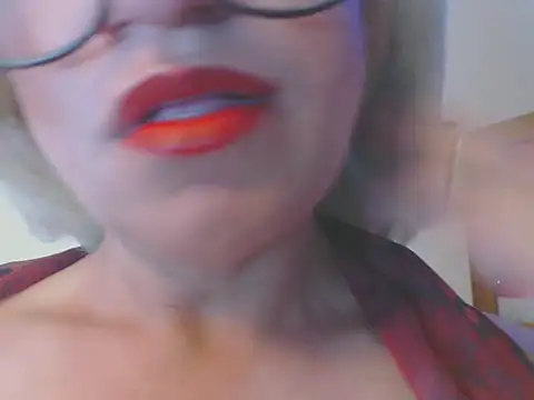 Snapshot of LorenJade chatting on March 13, 2025, 6:37 am LorenJade online show from March 13, 2025, 6:37 am