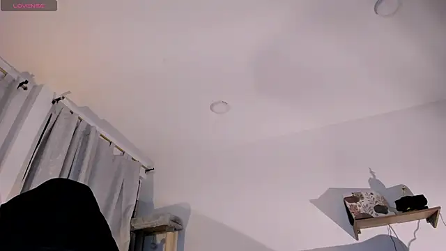 Snapshot of Zarah_Blare chatting on March 16, 2025, 12:12 am Zarah Blare online show from March 16, 2025, 12:12 am