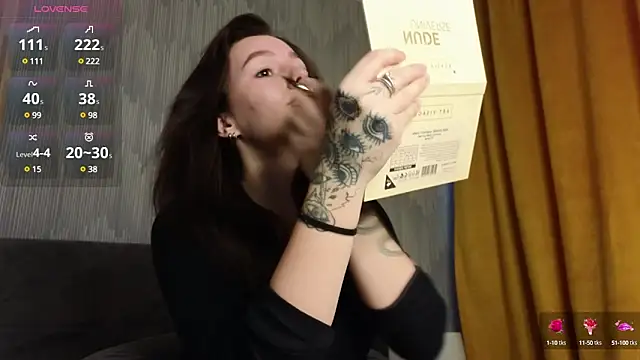 Snapshot of girl_with_snaketatto0 chatting on February 20, 2025, 3:34 am girl with snaketatto0 online show from February 20, 2025, 3:34 am