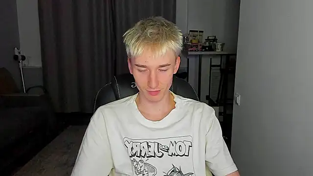 vibemygirl online show from September 21, 2025, 1:49 pm