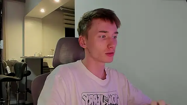 vibemygirl online show from February 11, 2026, 12:38 pm