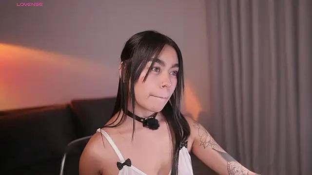 Snapshot of GigiLee_ chatting on March 21, 2026, 3:19 am GigiLee online show from March 21, 2026, 3:19 am