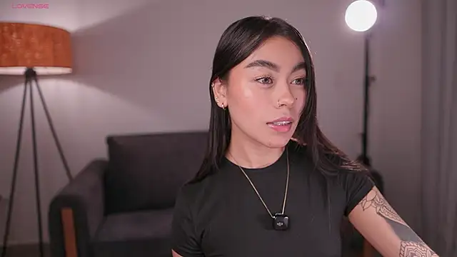 Snapshot of GigiLee_ chatting on May 9, 2026, 1:20 am GigiLee online show from May 9, 2026, 1:20 am