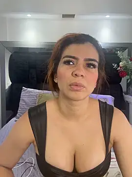 Snapshot of Arianna_Jones1 chatting on March 31, 2026, 8:22 pm Arianna Jones1 online show from March 31, 2026, 8:22 pm