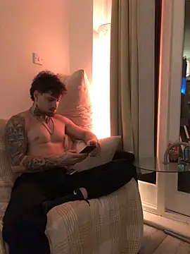 -ThomasJr- online show from November 28, 2025, 7:14 pm