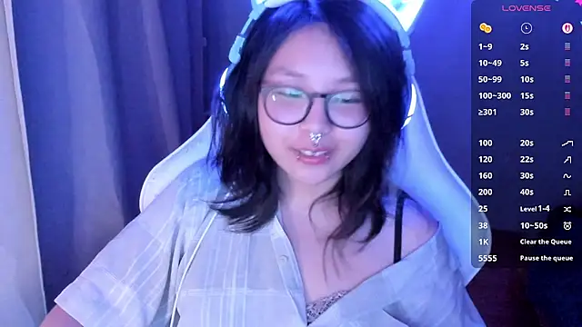 maydaykimmy online show from June 17, 2026, 10:52 pm