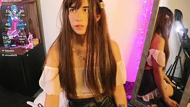 Snapshot of _lucy_white_ chatting on February 22, 2025, 3:56 am  lucy white  online show from February 22, 2025, 3:56 am