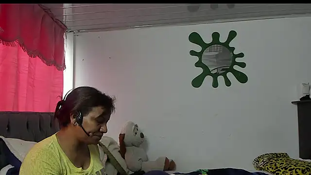 Snapshot of Laflaka22 chatting on November 10, 2025, 6:13 pm Laflaka22 online show from November 10, 2025, 6:13 pm
