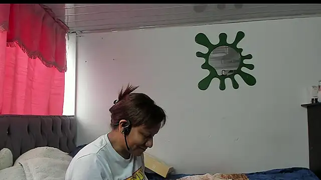 Snapshot of Laflaka22 chatting on November 21, 2025, 5:45 pm Laflaka22 online show from November 21, 2025, 5:45 pm
