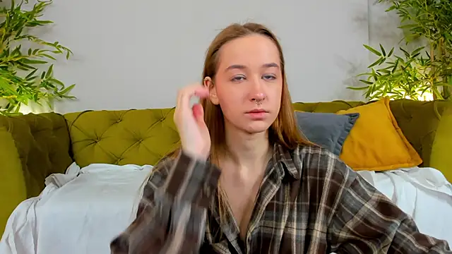 Sweett Monica online show from September 22, 2025, 12:05 am