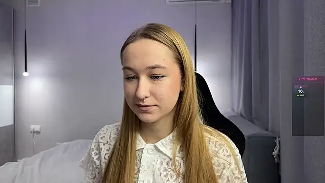 Snapshot of Sweett_Monica chatting on July 6, 2026, 12:50 am Sweett Monica online show from July 6, 2026, 12:50 am
