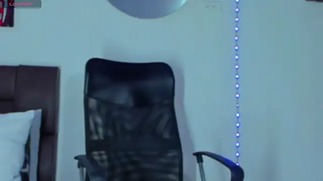 MikeRoss7777 online show from February 7, 2025, 11:03 pm