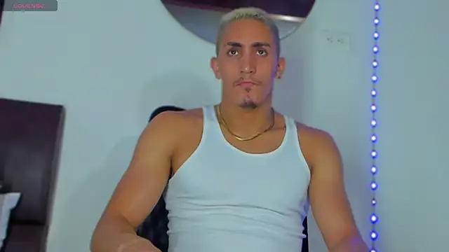 MikeRoss7777 online show from February 7, 2025, 12:53 am