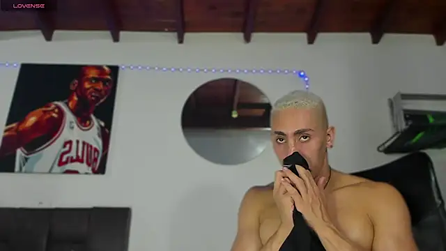 MikeRoss7777 online show from January 26, 2025, 10:13 pm