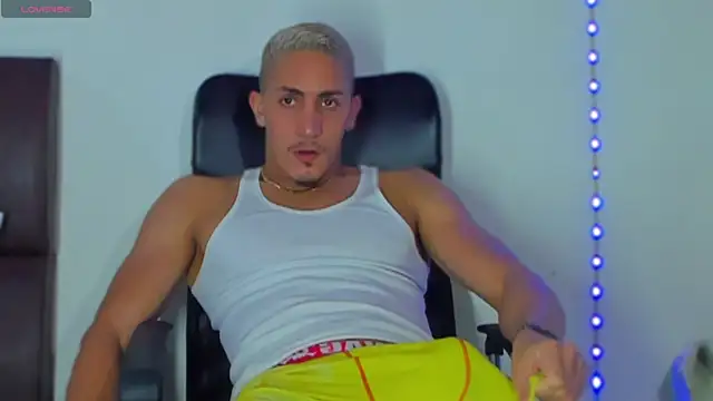 MikeRoss7777 online show from February 7, 2025, 6:56 am