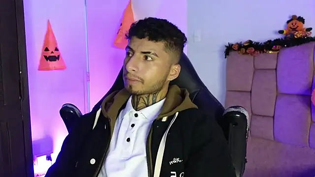 JuanCamiilo 66 online show from October 28, 2025, 2:45 am