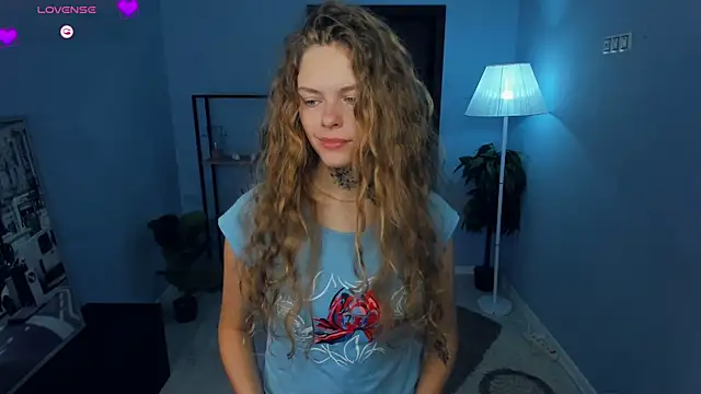 RayaNenlia online show from October 12, 2025, 5:09 am