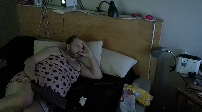 caressonnous online show from March 8, 2025, 8:14 pm