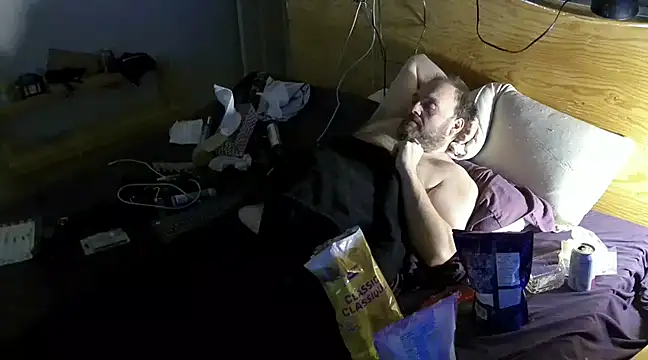 caressonnous online show from March 4, 2025, 12:29 am