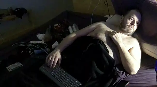 caressonnous online show from March 3, 2025, 1:01 pm