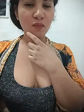 Snapshot of Yara0k chatting on July 1, 2026, 11:27 pm Yara0k online show from July 1, 2026, 11:27 pm