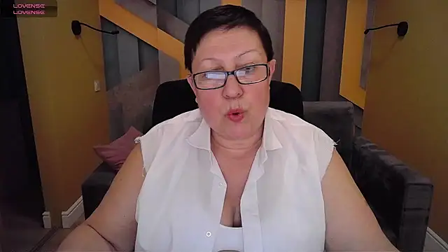 Snapshot of BarbaraTurners chatting on February 2, 2025, 6:31 pm BarbaraTurners online show from February 2, 2025, 6:31 pm