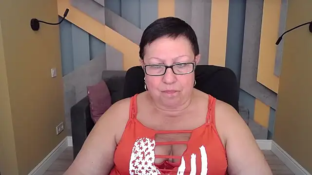 Snapshot of BarbaraTurners chatting on October 6, 2025, 6:52 pm BarbaraTurners online show from October 6, 2025, 6:52 pm
