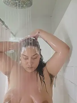 Snapshot of honeeyyy_pot chatting on November 11, 2025, 3:56 am honeeyyy pot online show from November 11, 2025, 3:56 am