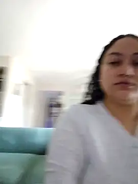 Snapshot of honeeyyy_pot chatting on September 14, 2025, 5:02 pm honeeyyy pot online show from September 14, 2025, 5:02 pm