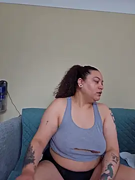 Snapshot of honeeyyy_pot chatting on March 15, 2026, 8:38 pm honeeyyy pot online show from March 15, 2026, 8:38 pm