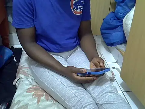 Snapshot of prettyviel chatting on September 26, 2025, 10:27 pm prettyviel online show from September 26, 2025, 10:27 pm
