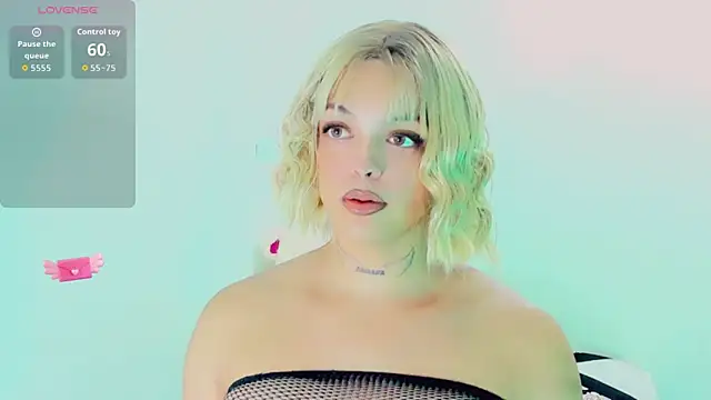 Snapshot of Emmaa_Saenz_ chatting on April 8, 2026, 10:00 pm Emmaa Saenz online show from April 8, 2026, 10:00 pm