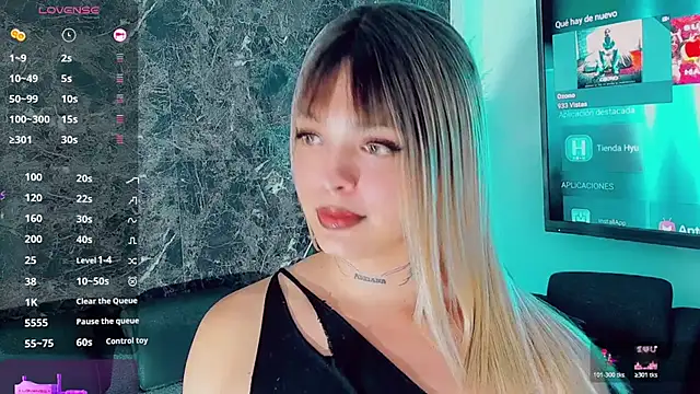 Emmaa Saenz  online show from February 9, 2026, 11:03 pm