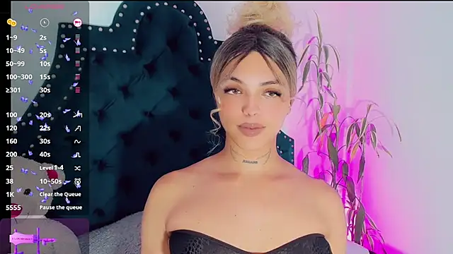 Snapshot of Emmaa_Saenz_ chatting on February 22, 2025, 1:00 am Emmaa Saenz online show from February 22, 2025, 1:00 am