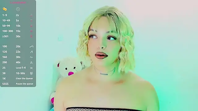 Snapshot of Emmaa_Saenz_ chatting on March 9, 2026, 10:13 pm Emmaa Saenz online show from March 9, 2026, 10:13 pm