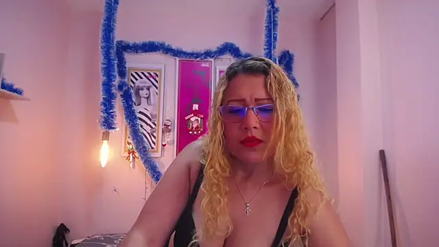 Veronica escobar  online show from January 14, 2025, 10:27 am