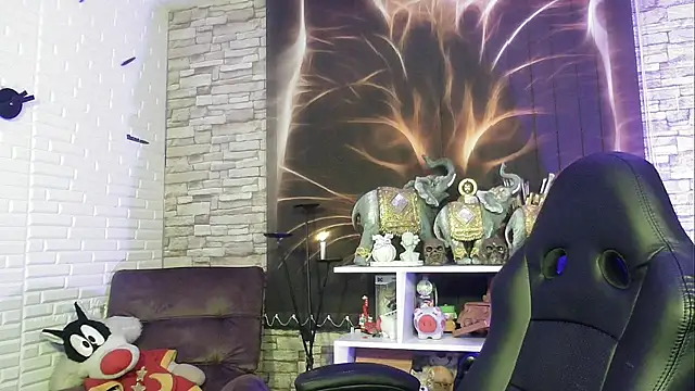 charlotedoll online show from September 15, 2025, 5:30 am