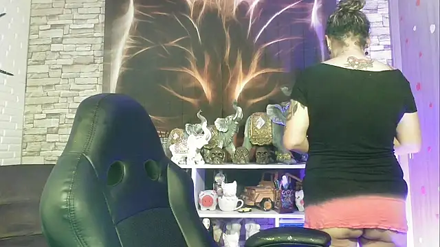 charlotedoll online show from March 14, 2025, 3:48 am