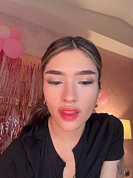 Snapshot of Arianavillada chatting on May 5, 2026, 3:31 am Arianavillada online show from May 5, 2026, 3:31 am