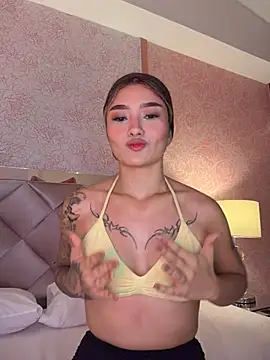Snapshot of Arianavillada chatting on May 28, 2026, 3:47 am Arianavillada online show from May 28, 2026, 3:47 am
