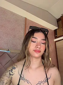 Arianavillada online show from April 12, 2026, 3:43 am