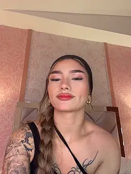 Snapshot of Arianavillada chatting on April 28, 2026, 3:33 am Arianavillada online show from April 28, 2026, 3:33 am