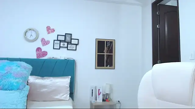 kamila lopez online show from March 17, 2025, 10:08 pm