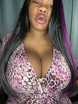 Snapshot of CharismaaBanx chatting on October 3, 2025, 8:38 am CharismaaBanx online show from October 3, 2025, 8:38 am