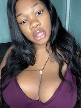 Snapshot of CharismaaBanx chatting on January 5, 2025, 3:11 am CharismaaBanx online show from January 5, 2025, 3:11 am