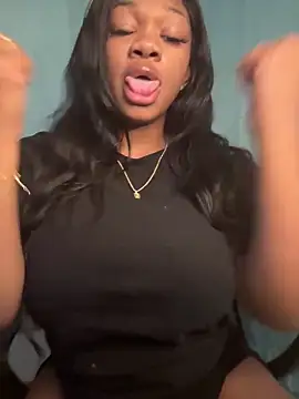 Snapshot of CharismaaBanx chatting on January 10, 2025, 8:07 am CharismaaBanx online show from January 10, 2025, 8:07 am