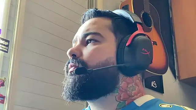 Dziignr online show from December 5, 2025, 1:43 pm